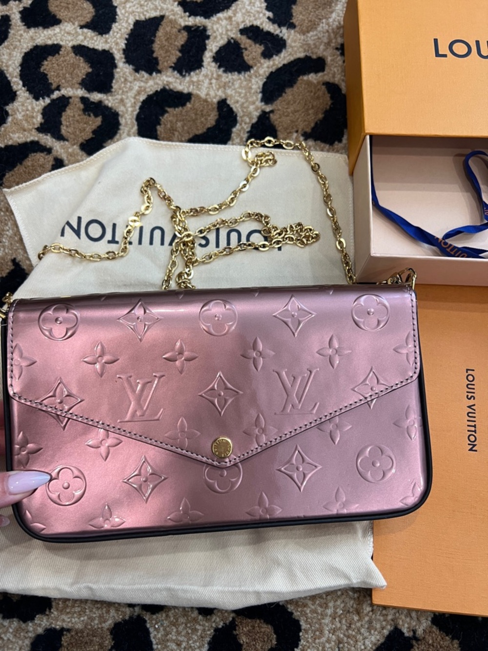 Louis Vuitton Pochette Felice Metallic rose gold Monogram Crossbody Clutch - Picture 2 of 8